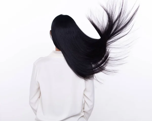 Black Straight Long Black Hair Γυναίκα Ρίξει Μύγα Στον Αέρα — Φωτογραφία Αρχείου