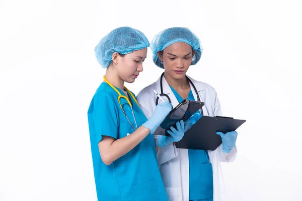 Full Length Professional Physician Doctor Stand Hospital Uniform Discuss Patient — Fotografia de Stock