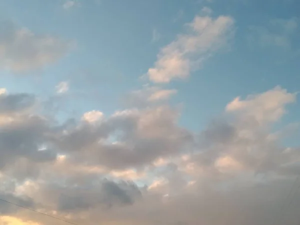 White Black Clouds Clear Blue Sky — Stock Photo, Image