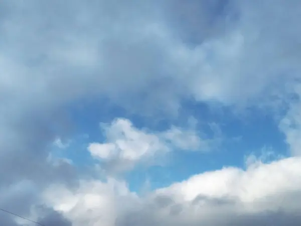 Blå Himmel Med Vita Moln — Stockfoto