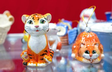 2022 'nin kaplan yavrusu sembolünün seramik biblosu.