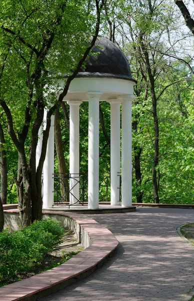 Ensemble de palácio e parque de Gomel, gazebo — Fotografia de Stock