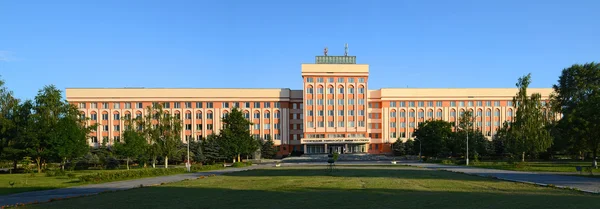 Gomel. Universidad Técnica Estatal llamada P.O. Sukhoi. — Foto de Stock