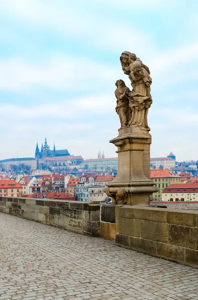 Kompozycje Rzeźbiarskie Mostu Karola Praga Czechy Święta Anna Matka Maryi — Zdjęcie stockowe