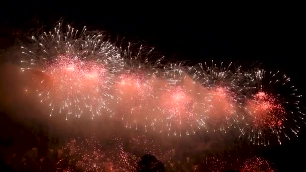 Een Abstracte Waas Van Echt Goud Gloeiend Vuurwerk Met Bokeh — Stockvideo