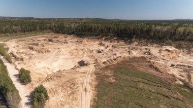 Çakıl ve kum açık maden ocağı