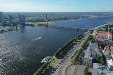 Eski Şehir ve Daugava, Riga, Letonya 'nın hava manzarası. Yüksek kaliteli fotoğraf.
