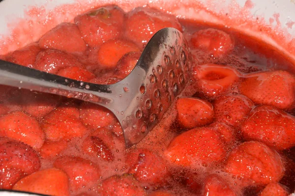 Strawberry jam cooking — Stock Photo, Image