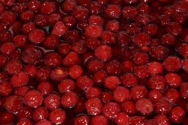 Kiraz reçeli pişirme