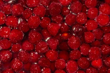 Kiraz reçeli pişirme