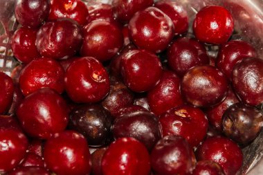 Kiraz reçeli pişirme