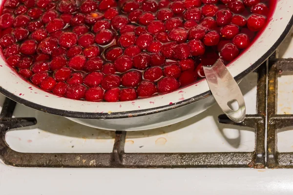 Cooking cherry jam — Stock Photo, Image