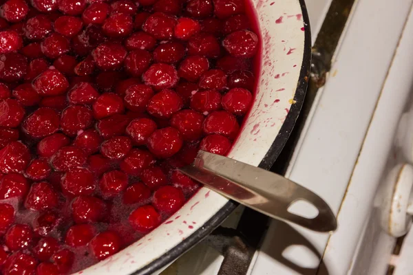 Cooking cherry jam — Stock Photo, Image