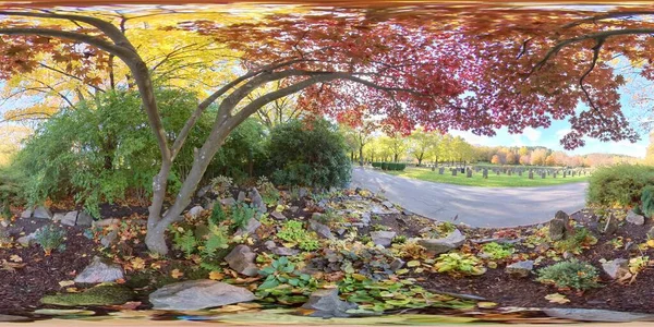 Na hřbitově pod stromem na podzim, 360 fotografií — Stock fotografie