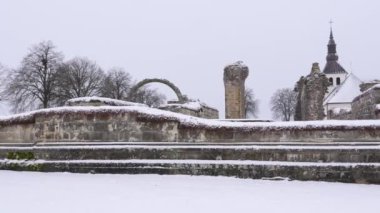 Karla kaplı Gudhem Abbey Harabeleri, İsveç 'te Seyahat İstikameti, Pan