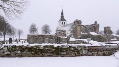 Gudhem Manastırı Karla Kaplandı, İsveç 'teki bir manastır harabesi,