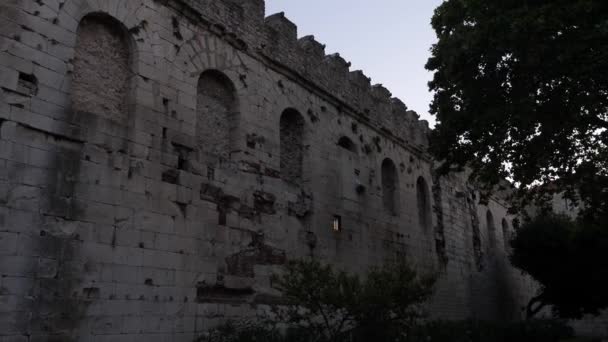 Roman Wall Evening Ruins Central Split Croatia High Quality Footage — Vídeo de Stock