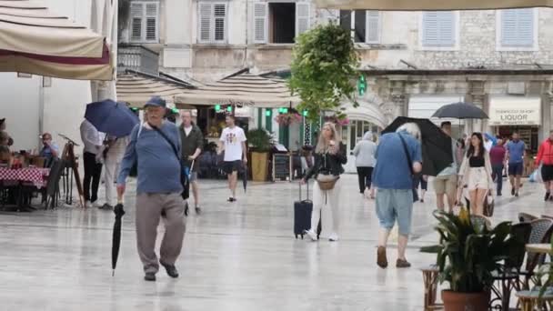 Split Croatia June 2022 Tourist Walking Popular Place Central Split — Stockvideo