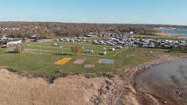 Sommarcamping Öland Med Husvagnar Sverige Orbit Aerial Högkvalitativ Film — Stockvideo