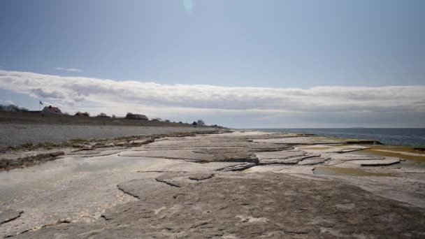 Formaciones Piedra Caliza Playa Oland Island Suecia Soleado Primavera Europa — Vídeos de Stock