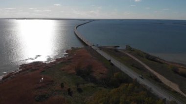 Yaz boyunca Oland Köprüsü üzerindeki Aerial Dolly. Yüksek kalite 4k görüntü