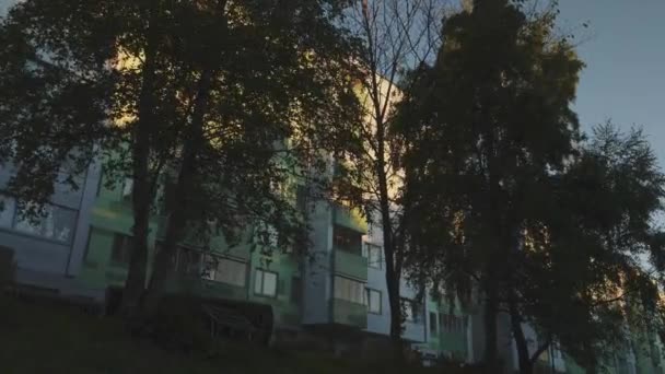 Bergsjon Apartman Ağaçlar Göteborg Sveç Dolly Yüksek Kalite Görüntü — Stok video