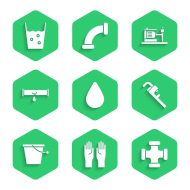 Su damlası, lastik eldivenler, endüstriyel metalik boru, ayarlanabilir boru anahtarı, kova, sızdıran suyla kırılmış elektrik pompası ve cam ikon. Vektör