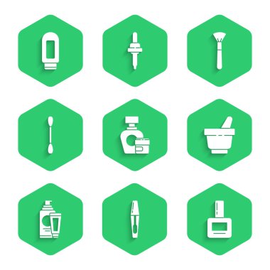 Krem veya losyon kozmetik tüpü, Mascara fırçası, tırnak cilası şişesi, havan topu ve tokmak, kulaklar için pamuk çubuğu, makyaj ve ikon. Vektör