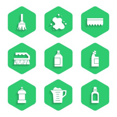 Temizlik malzemesi, çamaşır tozu, fırça, sünger ve tüy ikonu için şişe hazırlayın. Vektör