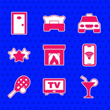 İç şömine, Smart Tv, Cocktail, Wi-fi kablosuz mobil, tenis raket topu, yıldız derecesi, taksi arabası ve otel kapısı ikonu. Vektör
