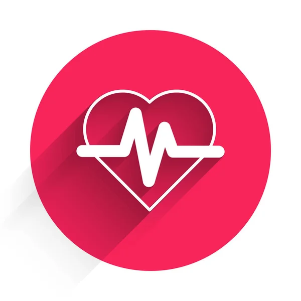 Weißes Herzfrequenzsymbol isoliert mit langem Schatten. Herzschlagzeichen. Herzpuls-Symbol. Kardiogramm-Symbol. roter Kreis-Knopf. Vektor — Stockvektor