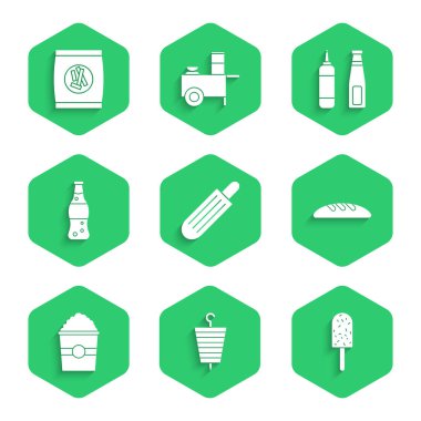 Fransız sosislisi ızgara şiş kebap dondurmalı somun ekmekli patlamış mısırı bir kutu su sosu şişesine ve sert ekmek kraker ikonuna koy. Vektör.