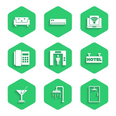 Lift Duş kabin tabelasını Hotel Martini cam telefon ahizesi, kablosuz dizüstü bilgisayar ve kanepe simgesi ile ayarla. Vektör.