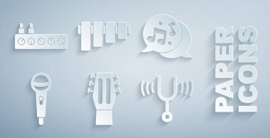 Gitar, müzik notası, ton, mikrofon, müzikal ayar çatalı, Pan flütü ve ses karıştırıcı ikonu. Vektör