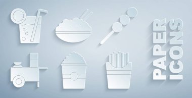 Kutuda patlamış mısır, tahta çubukta köfte, fast street food seti, patates kızartması, çubuklu pilav kasesi ve kokteyl ikonu. Vektör