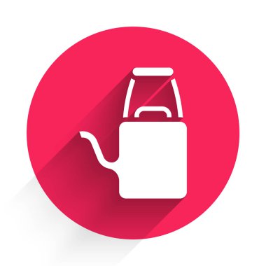 Beyaz sulama ikonu uzun gölgelerle izole edilebilir. Sulama sembolü. Kırmızı daire düğmesi. Vektör.