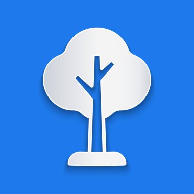 Kağıt kesiği ağaç simgesi mavi arkaplanda izole edildi. Orman sembolü. Kağıt sanatı tarzı. Vektör