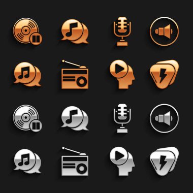 Radyo 'yu anten, Hoparlör sesi, Gitar penası, Baş İnsanlar çalma düğmesi, Konuşma balonunda müzik notası, Mikrofon, Vinil disk ve simge ile ayarla. Vektör
