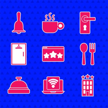 Beş yıldızlı değerlendirme, kablosuz bilgisayar, otel binası, çatal kaşık, servis zili, duş kabini, kapı kolu ve ikon. Vektör