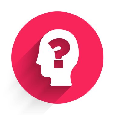 Soru işareti simgesi olan beyaz insan kafası uzun gölgelerle izole edilmiş. Kırmızı daire düğmesi. Vektör