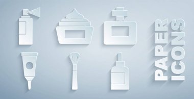 Makyaj fırçası, parfüm, krem ya da losyon kozmetik tüpü ve ikonu hazırlayın. Vektör