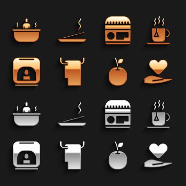 Havluyu askıya koyun, çay poşetli çay, kalp eli, elma, Aroma lambası, krema ya da losyon kozmetik tüpü, küvet ve kokulu spa çubuğu ikonu. Vektör