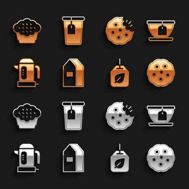 Süt paketi, çay poşeti, bisküvi, çay yaprağı, elektrikli su ısıtıcısı, kek ve ikon. Vektör