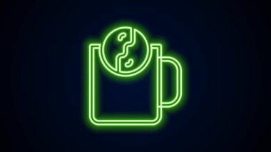 Parlayan neon hattı çay saati simgesi siyah arkaplanda izole edildi. 4K Video hareketli grafik canlandırması