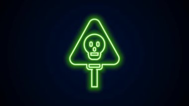Siyah zemin üzerinde parlayan neon çizgisi Bones ve kafatası toksik uyarı simgesi olarak izole edilmiş. 4K Video hareketli grafik canlandırması