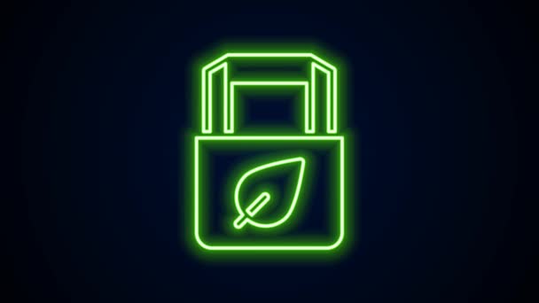 Gloeiende neon lijn Papieren boodschappentas met recycle icoon geïsoleerd op zwarte achtergrond. Zak met recycling symbool. 4K Video motion grafische animatie — Stockvideo