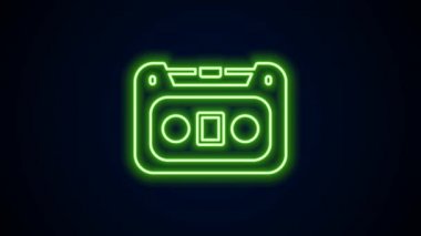 Parlayan neon hattı Retro ses kaset simgesi siyah arkaplanda izole edildi. 4K Video hareketli grafik canlandırması