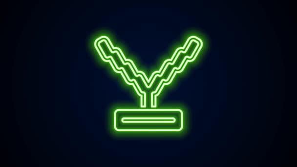 Glowing neon line Rapper chain icon isolated on black background. 4K Video motion graphic animation — Video