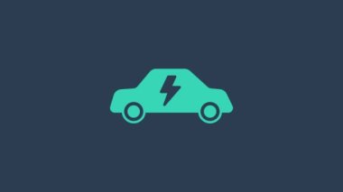 Turkuaz elektrikli araba ve elektrik kablosu şarj ikonu mavi arka planda izole edildi. Yenilenebilir ekolojik teknolojiler. 4K Video hareketli grafik canlandırması