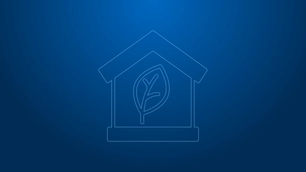 Linha branca Eco amigável casa ícone isolado no fundo azul. Casa Eco com folha. Animação gráfica em movimento de vídeo 4K — Vídeo de Stock
